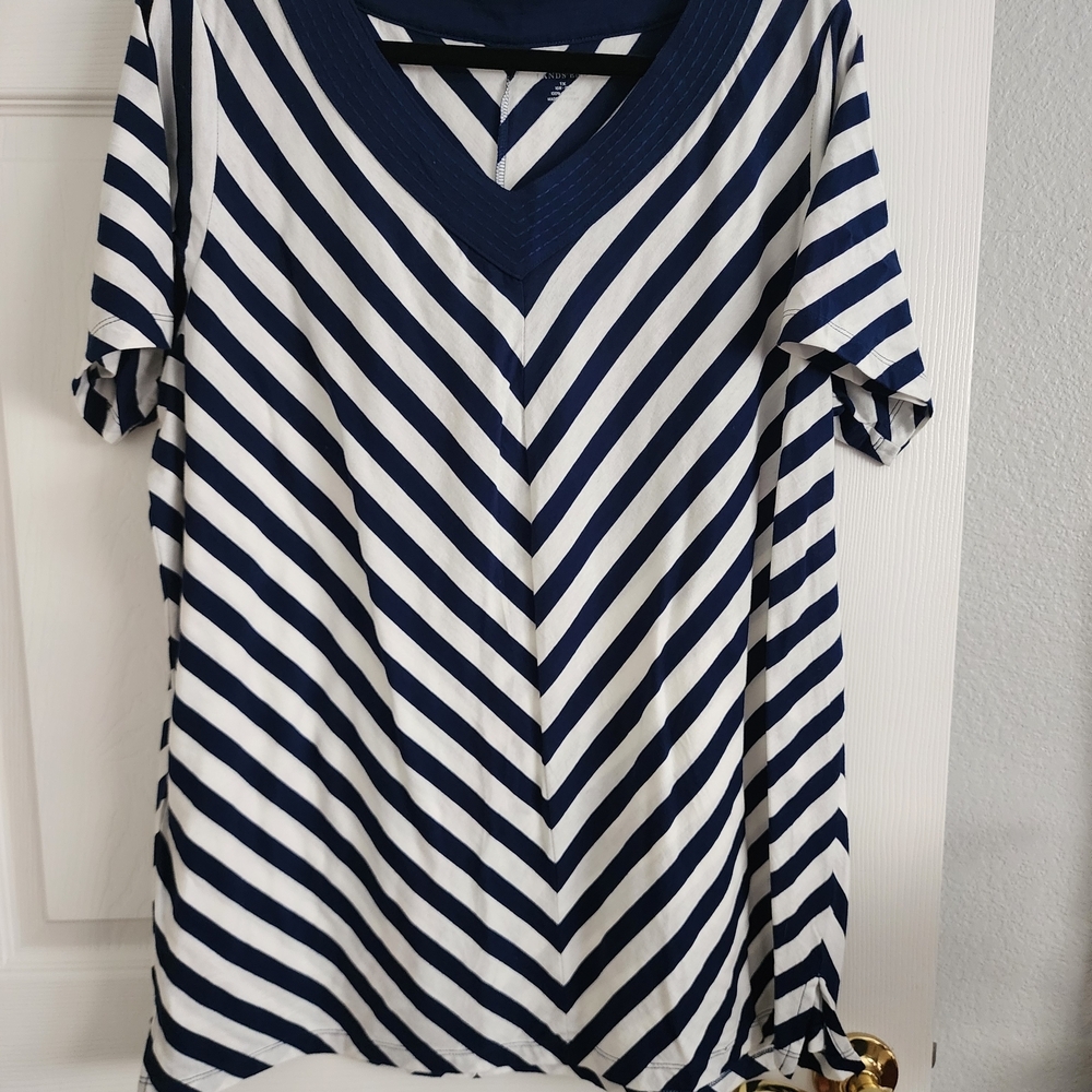 Lands' End Navy and White Chevron V-Neck Short Sleeve Tee